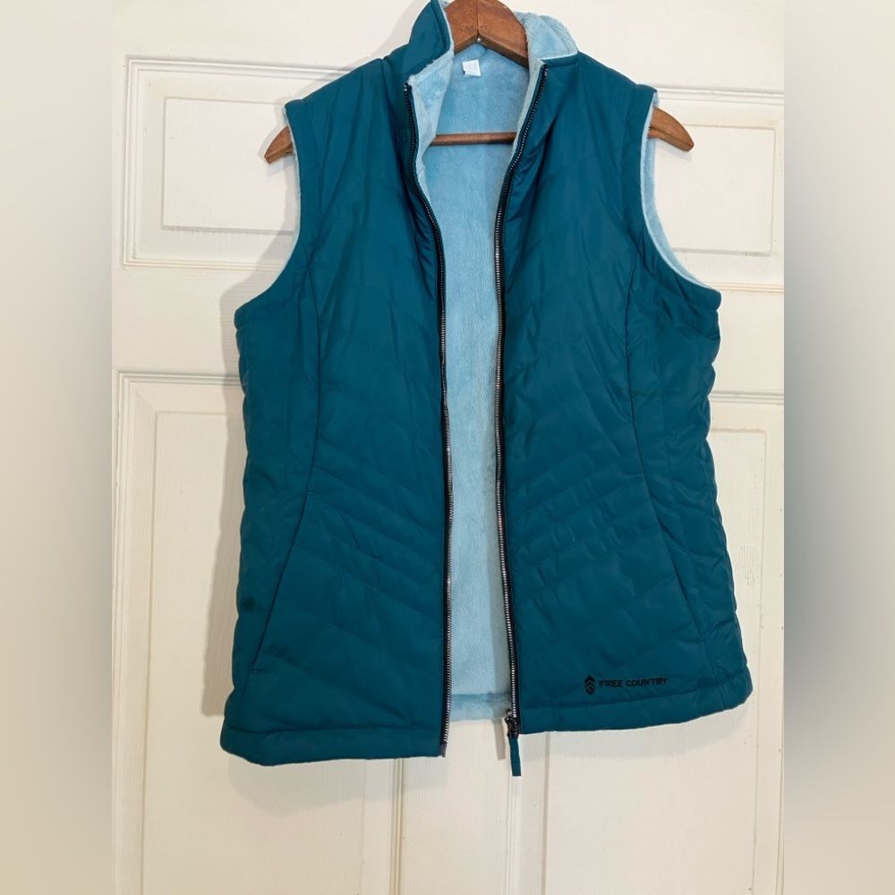 Free Country, reversible, puffer vest, size small, excellent condition